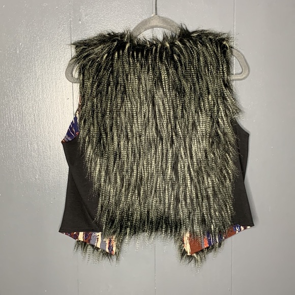 Miss Me faux fur vest Size Large - Picture 9 of 9
